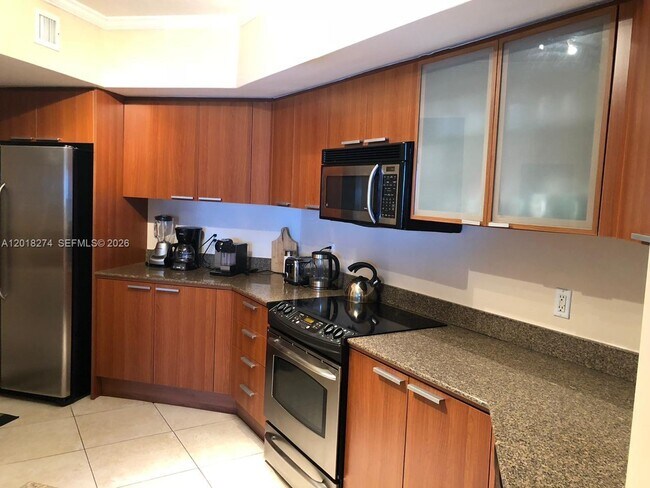 Building Photo - 16699 Collins Ave