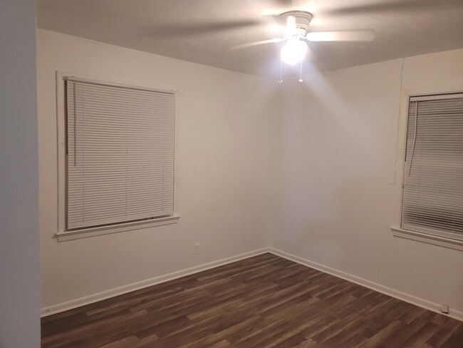 Building Photo - 1206 Wedemeyer Rd