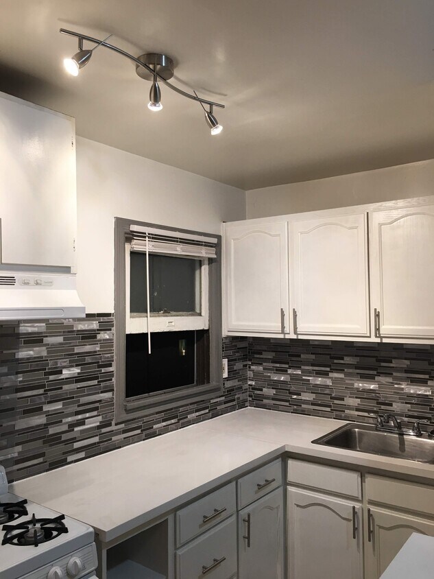 Foto del edificio - 1339-1345 S. Sycamore Avenue