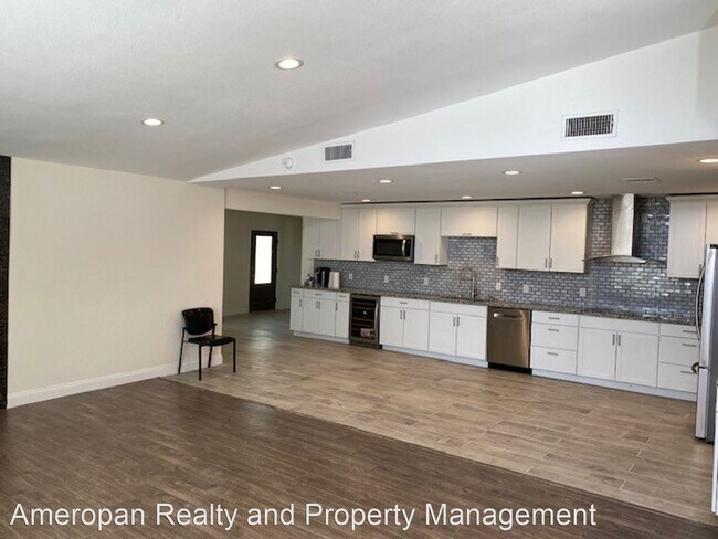 Building Photo - 6 br, 3 bath House - 2047 Westwind Rd