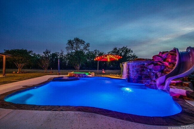 Foto del edificio - 18303 Wisdom Rd