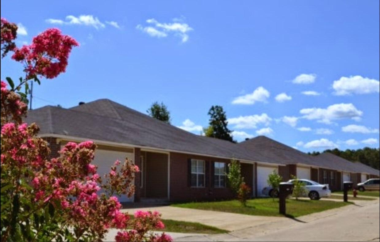 CURRENTLY FULL. Lawson's Place Luxury Rentals Apartments Hot Springs