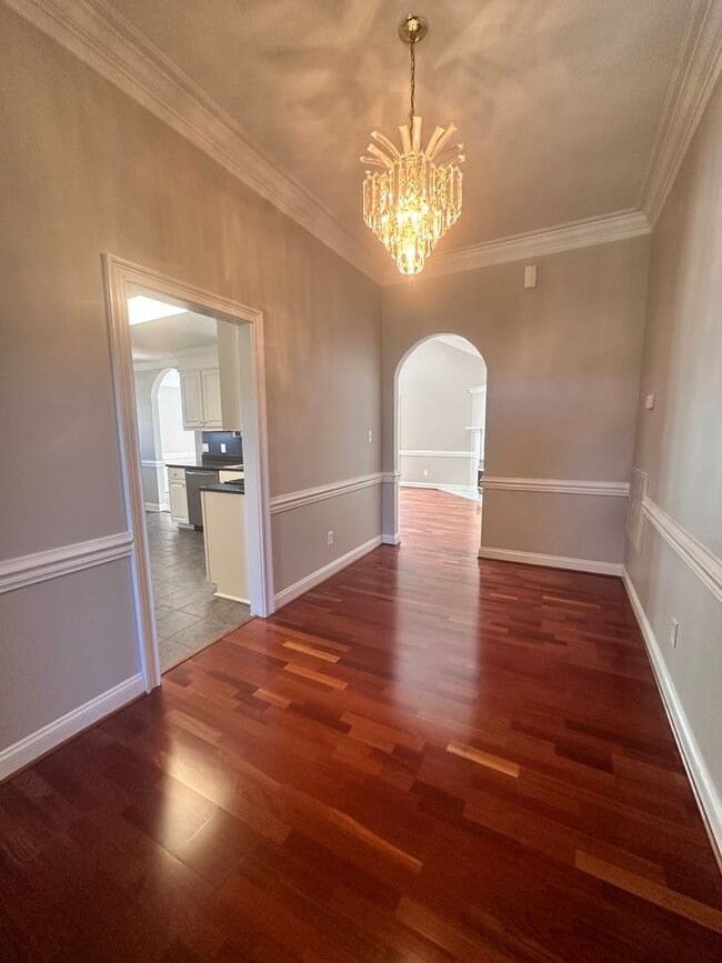 Building Photo - Exclusively Offered by Muse Realty Rentals...