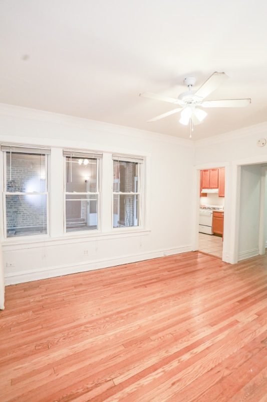 Foto del edificio - 459 W Roslyn Pl