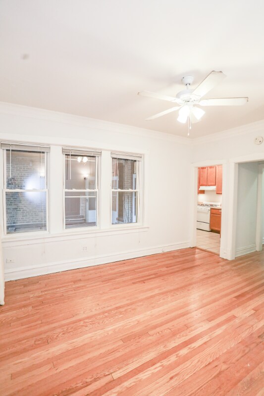 Building Photo - 459 W Roslyn Pl