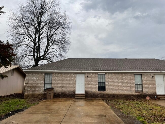 Building Photo - 308 E L'Anguille Ave