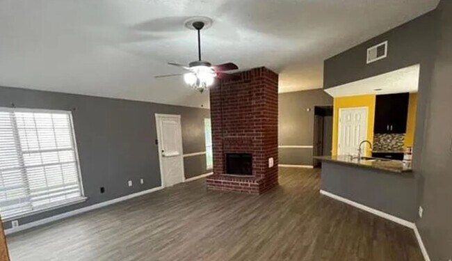 Foto del edificio - 2025 Sandy Knoll Dr