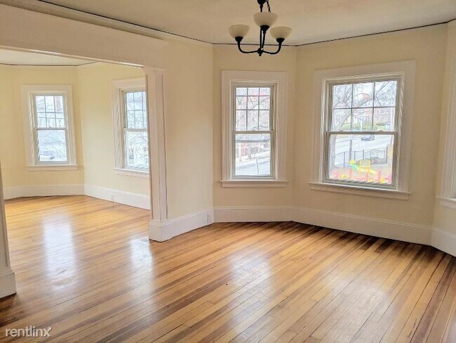 Foto del edificio - 4 br, 2 bath Townhome - 413 Hope St