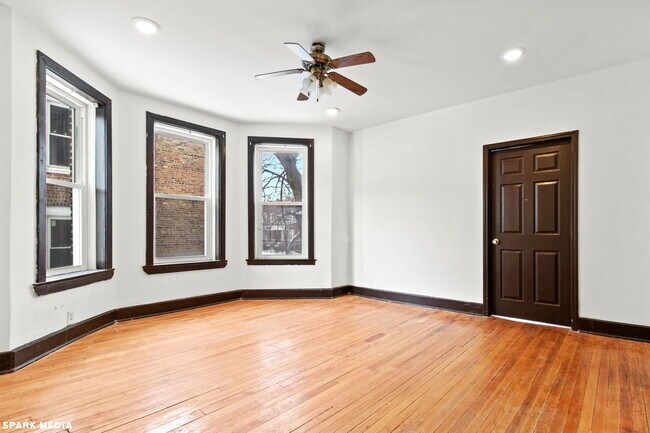Building Photo - 624 N Monticello Ave