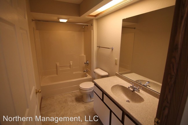 Building Photo - 639-761 Van Dyne Rd