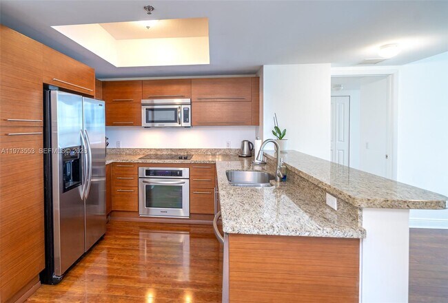 Building Photo - 2641 N Flamingo Rd