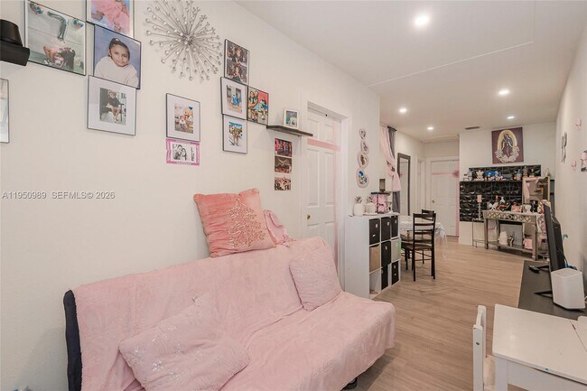 Foto del edificio - 110 NW 58th St