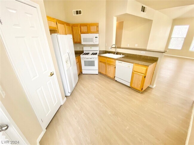 Building Photo - 9975 Peace Way