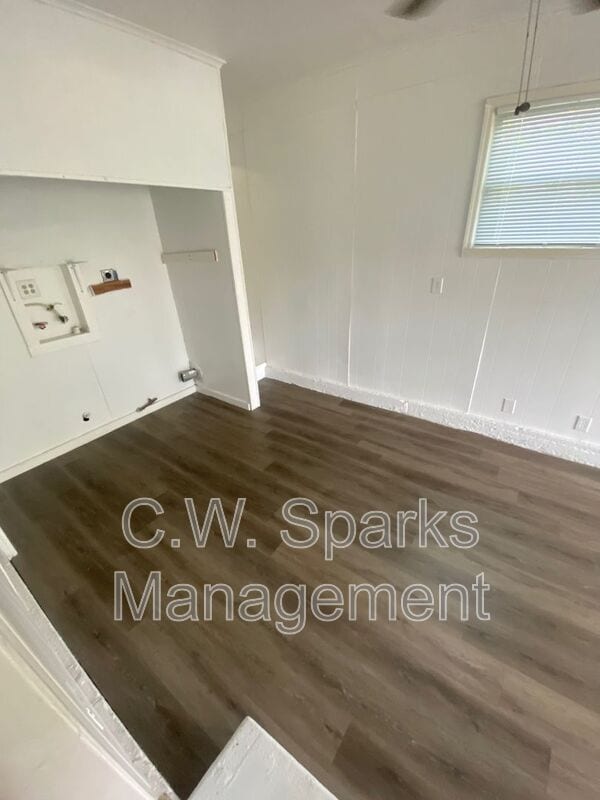 Building Photo - 3610 Glenhaven Blvd
