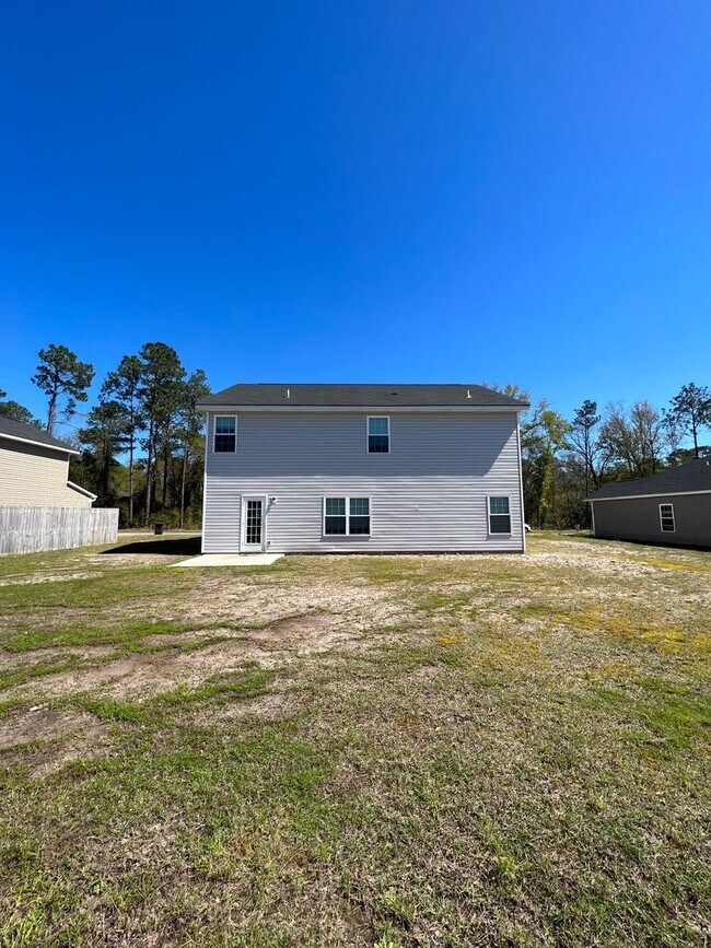 Building Photo - Coming soon! 5 Bed 3 Bath Home