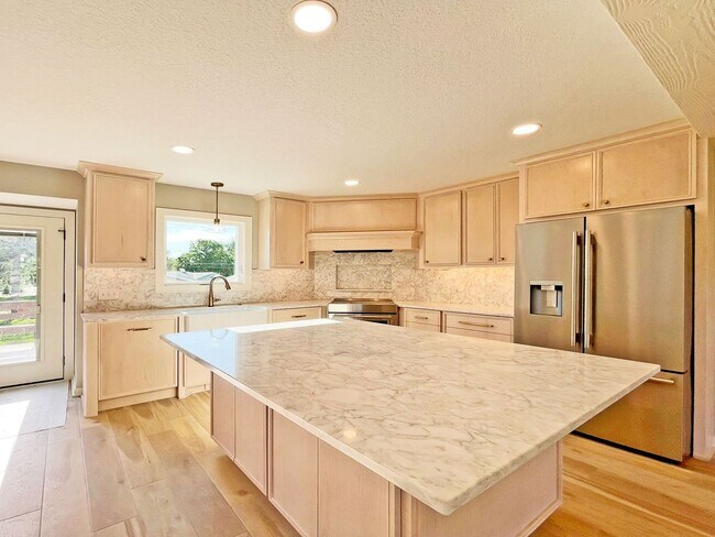Building Photo - All New From Top To Toe, Gorgeous Home with Stunning Kitchen, Primary Suite, Family Room & More!