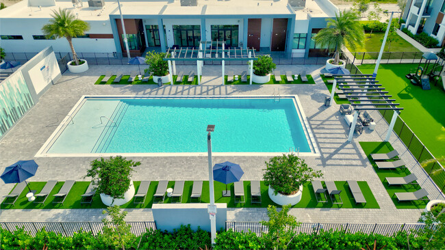 Pool Area - The Avenue at Naranja