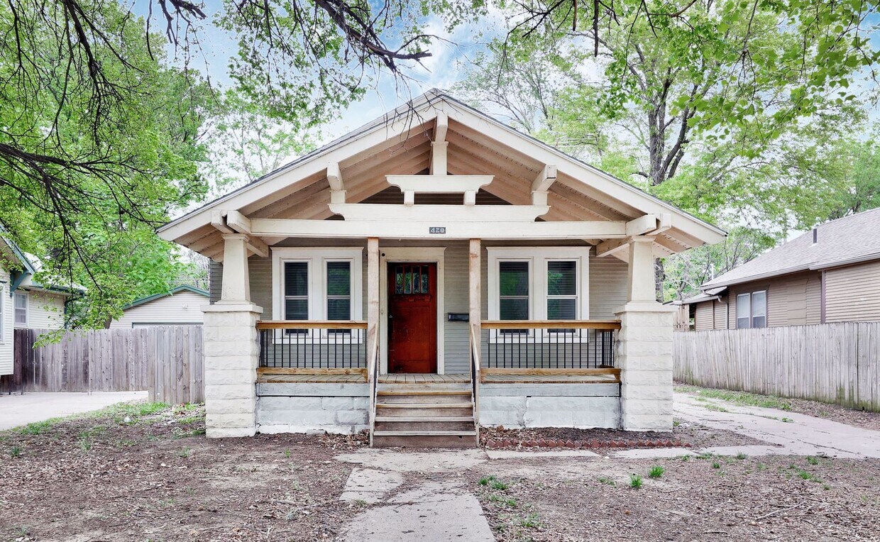 Foto principal - 420 S Green St