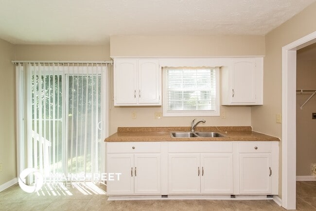 Building Photo - 5883 Old Wellborn Trce