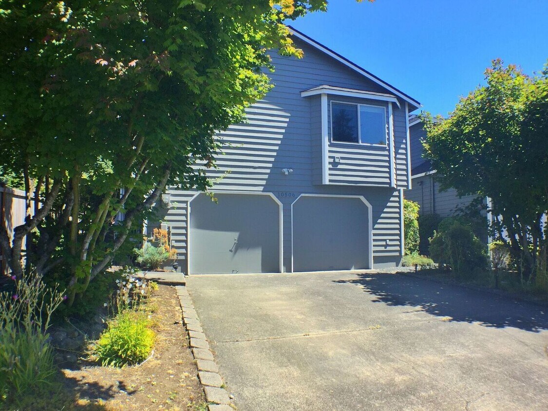 Primary Photo - Beautiful Home for Lease near Northgate $5...