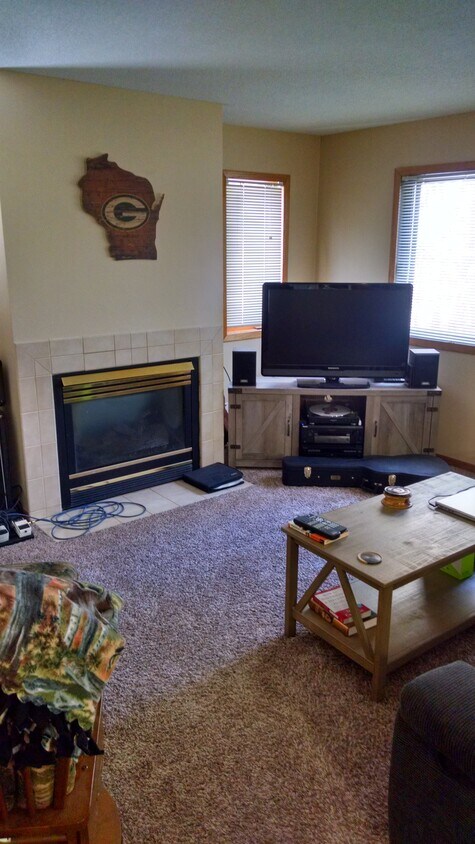 Living Room - 617 Walden Ct