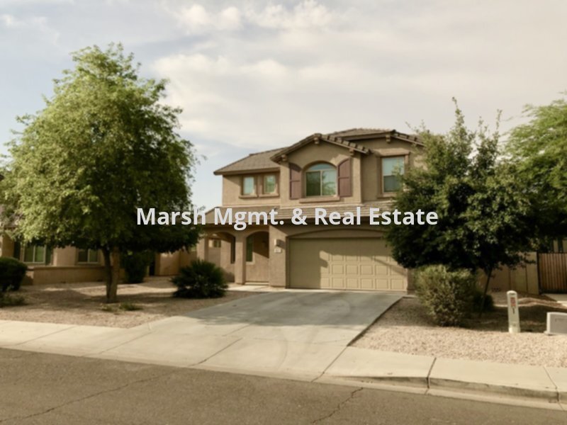 Primary Photo - Beautiful 5 bedroom home with tons of livi...