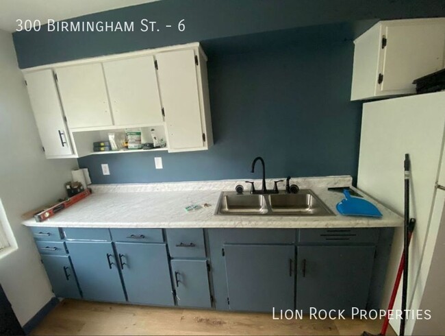 Building Photo - Charming Urban Living for $1,099/month!