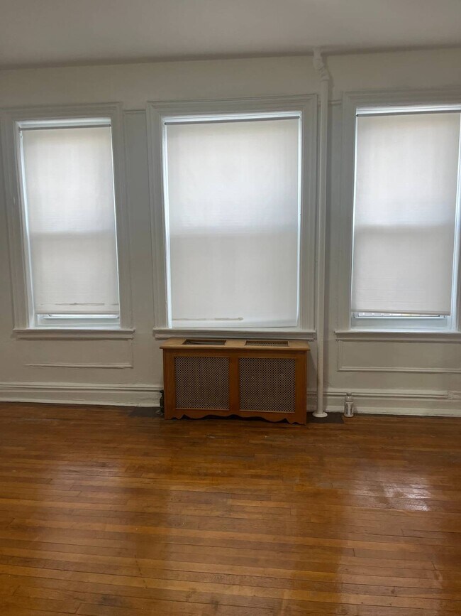 Foto del edificio - 1065 Grant Ave