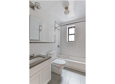 Building Photo - 600 W 136th St