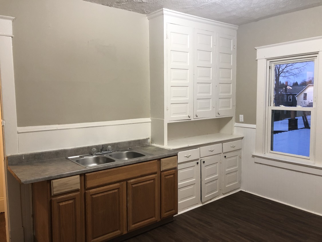 Foto principal - 436 E 11th St