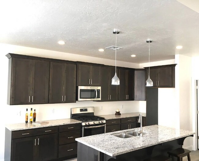 Foto del edificio - Gorgeous Cedar City Home! 3 Bedroom, 2 Bathroom