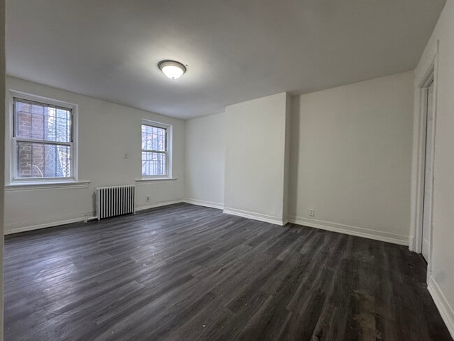 Building Photo - 329 Bainbridge St.