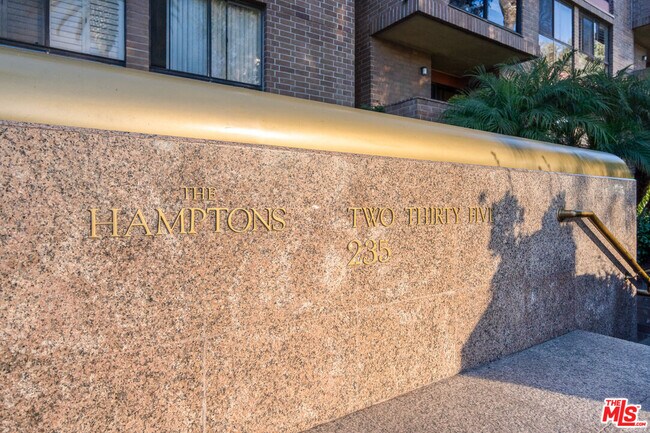 Foto del edificio - 235 S Tower Dr