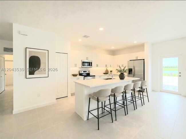 Foto del edificio - 2423 SE 30th Dr