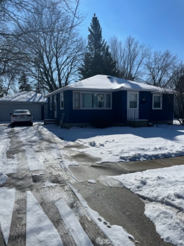 Foto principal - 711 W Cady St