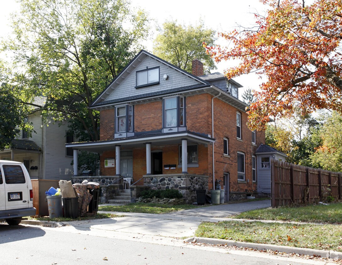 Primary Photo - 123 College Pl
