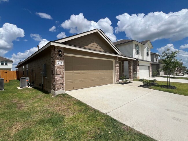 Building Photo - 210 Legendary Trail Loop, Floresville, TX....