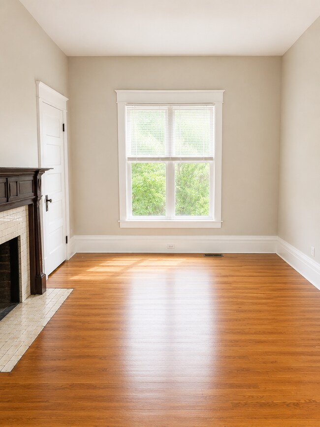 Building Photo - COMING SOON! Nice House in Richmond, KY! Full Basement, Garage, HW Floors, Pets Ok!