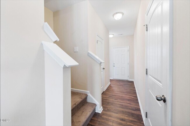 Foto del edificio - 6806 Shane Dr