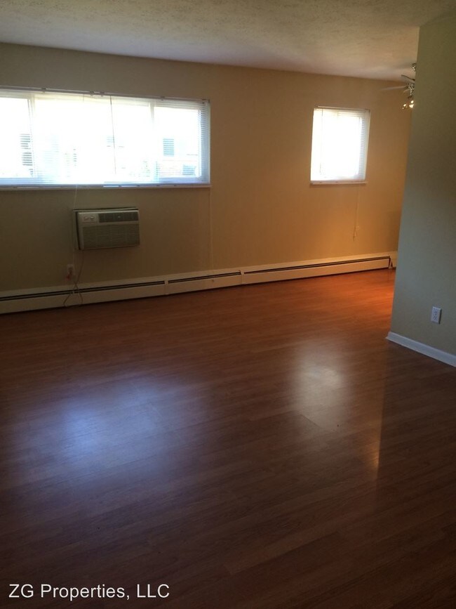Building Photo - 5000 Robinhood Dr