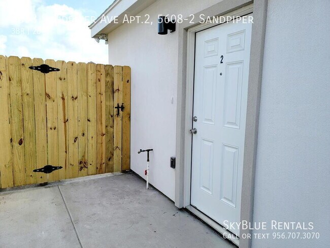 Building Photo - 5608 Sandpiper Ave