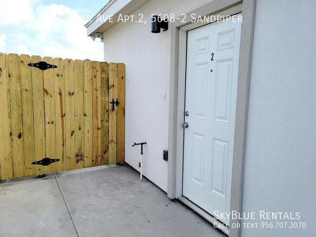 Foto del edificio - 5608 Sandpiper Ave