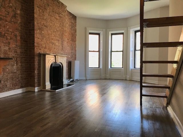Building Photo - 204 W 83rd St