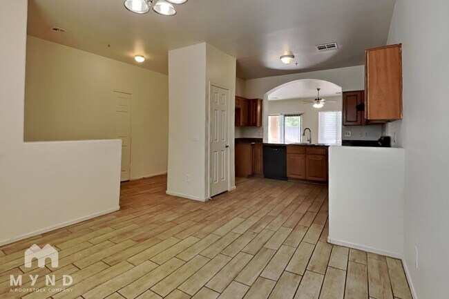 Foto del edificio - 9303 W Raymond St
