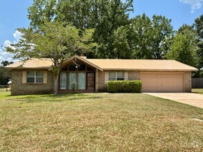 Building Photo - 315 Chapelwood Dr