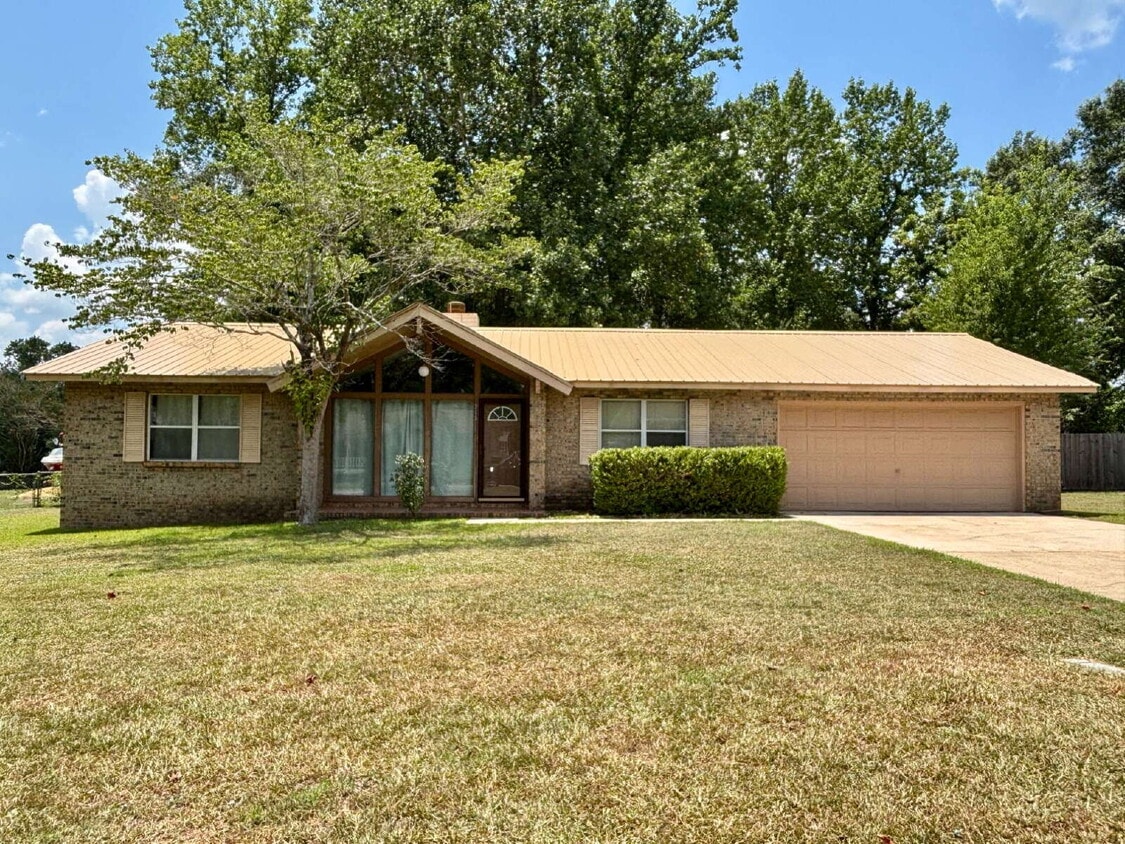 Primary Photo - FOR RENT in Dothan, AL!!