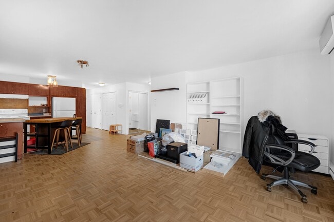 Building Photo - 7211 Rue Chouinard