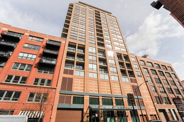 Building exterior - 400 W Ontario St