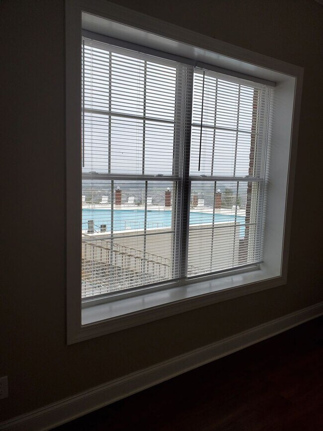 Foto del edificio - City of Maryville 37801 - 2 Bedrooms, 2 Bath Condo - Contact Karen Robertson (865) 454-7626
