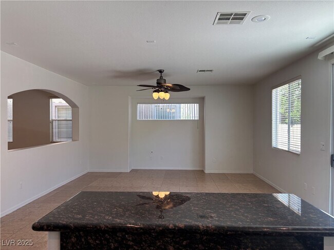 Foto del edificio - 490 Foster Springs Rd